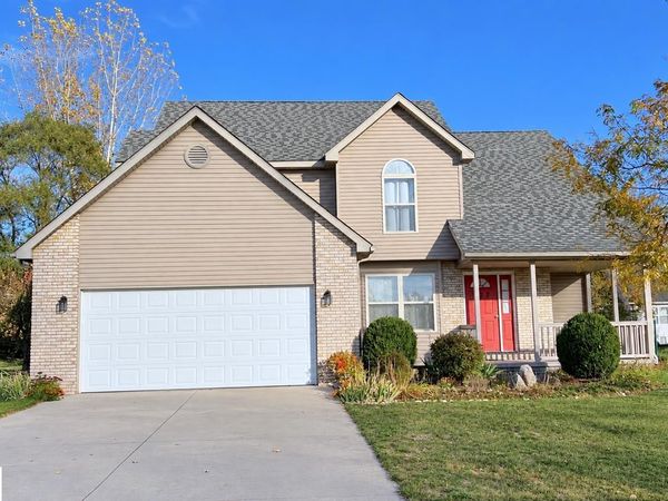 777 Deer Run Drive, Mt Pleasant, MI 48858