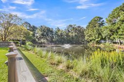 341 Jardinere Walk photo 4