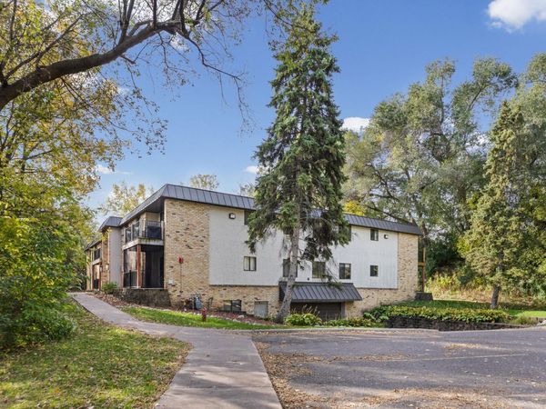 1725 Dellwood Avenue , Unit 204, Roseville, MN 55113