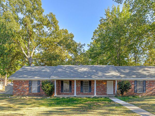 16 Crosswoods Road, Brandon, MS 39042