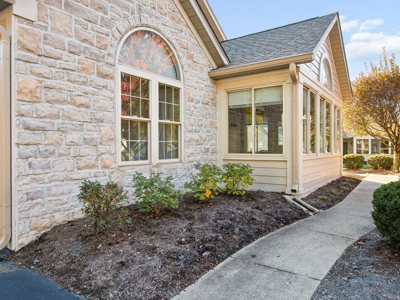 5648 Meadowood Lane, Westerville, OH 43082 Photo 2