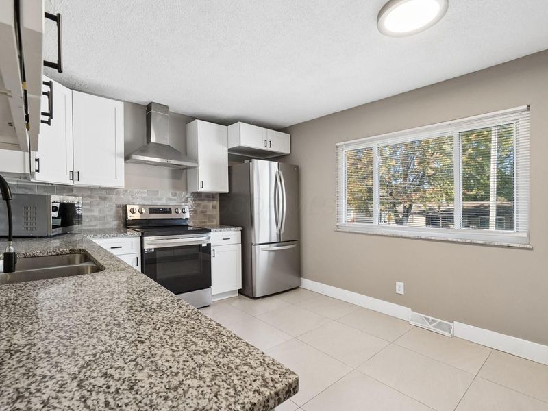 5057 Fullerton Drive, Columbus, OH 43232 Photo 5