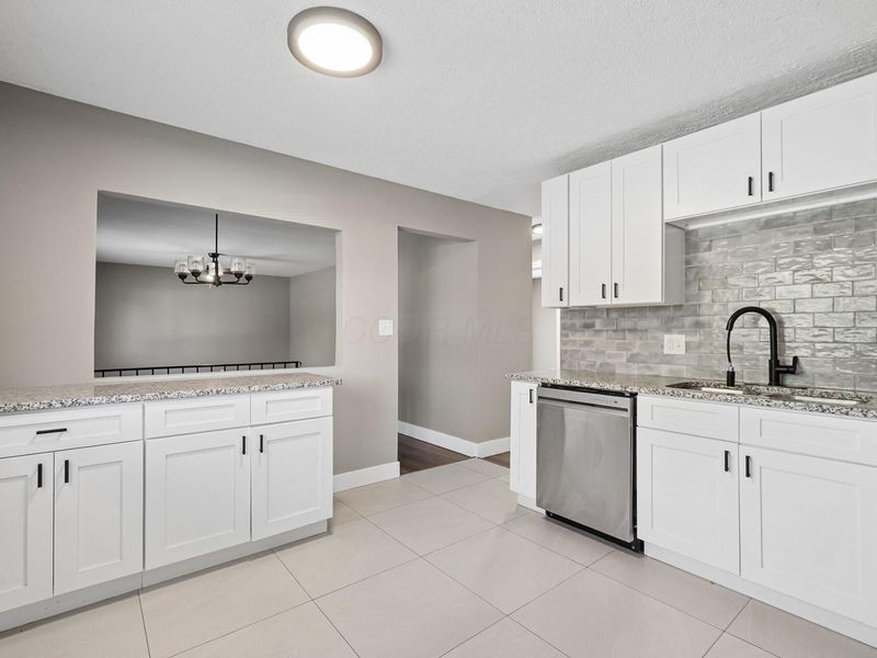 5057 Fullerton Drive, Columbus, OH 43232 Photo 6