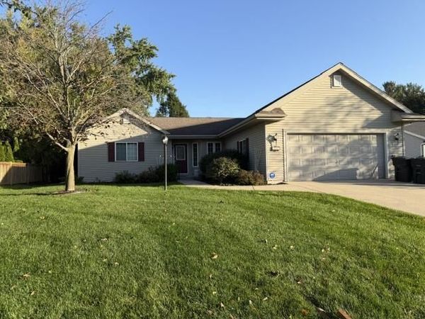 501 Garrison DRIVE, Lake Geneva, WI 53147