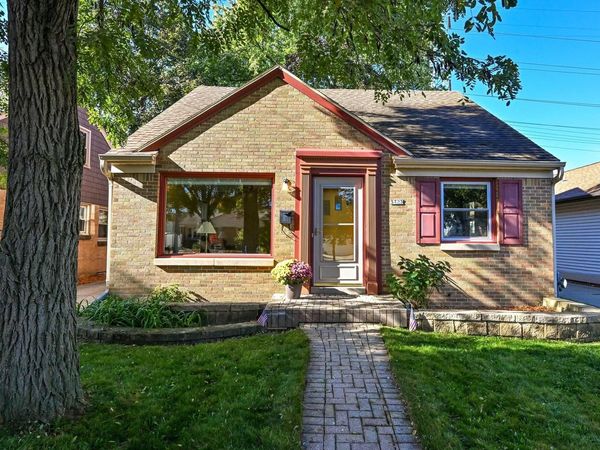 5723 N Argyle AVENUE, Glendale, WI 53209