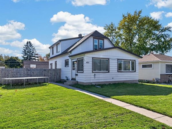 4911 W Howard AVENUE, Milwaukee, WI 53220
