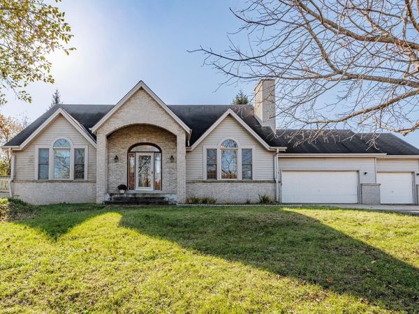 4212 S 124th STREET, Greenfield, WI 53228