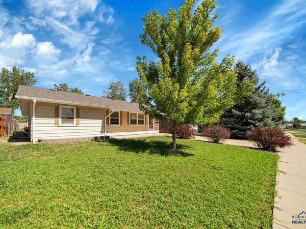 402 E MEADE ST, Rapid City, SD 57701