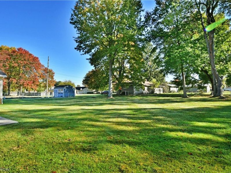 1639 Gypsy Lane, Niles, OH 44446 Photo 9