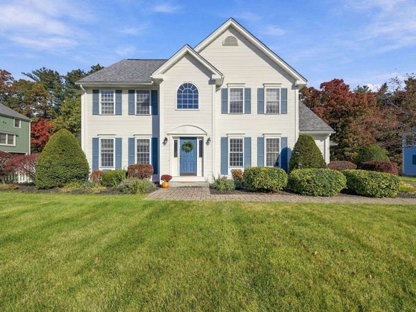 10 Ridgewood Road, Plaistow, NH 03865