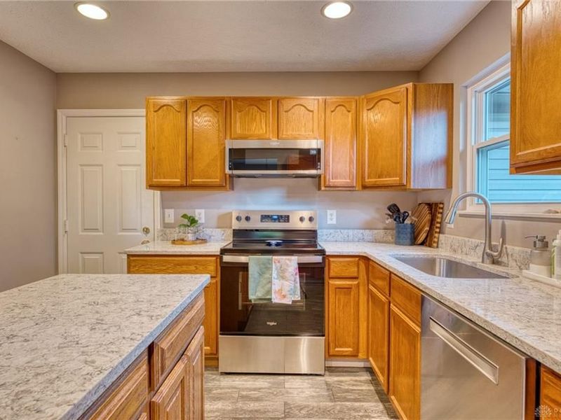 1271 Windsong Trail, Fairborn, OH 45324 Photo 9