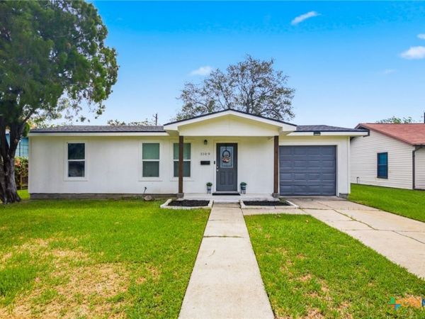 1109 E Polk Avenue , Victoria, TX 77901