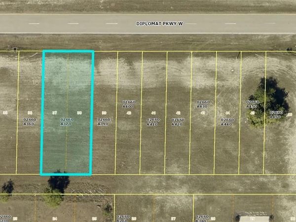 116 Diplomat PKWY W, CAPE CORAL, FL 33993
