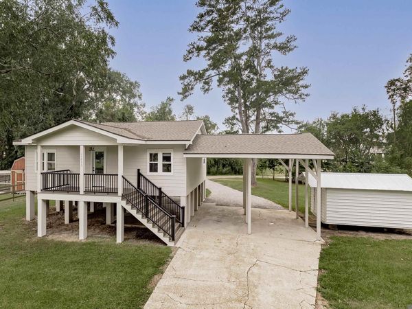 11233 Stringer Bridge Rd, St Amant, LA 70774