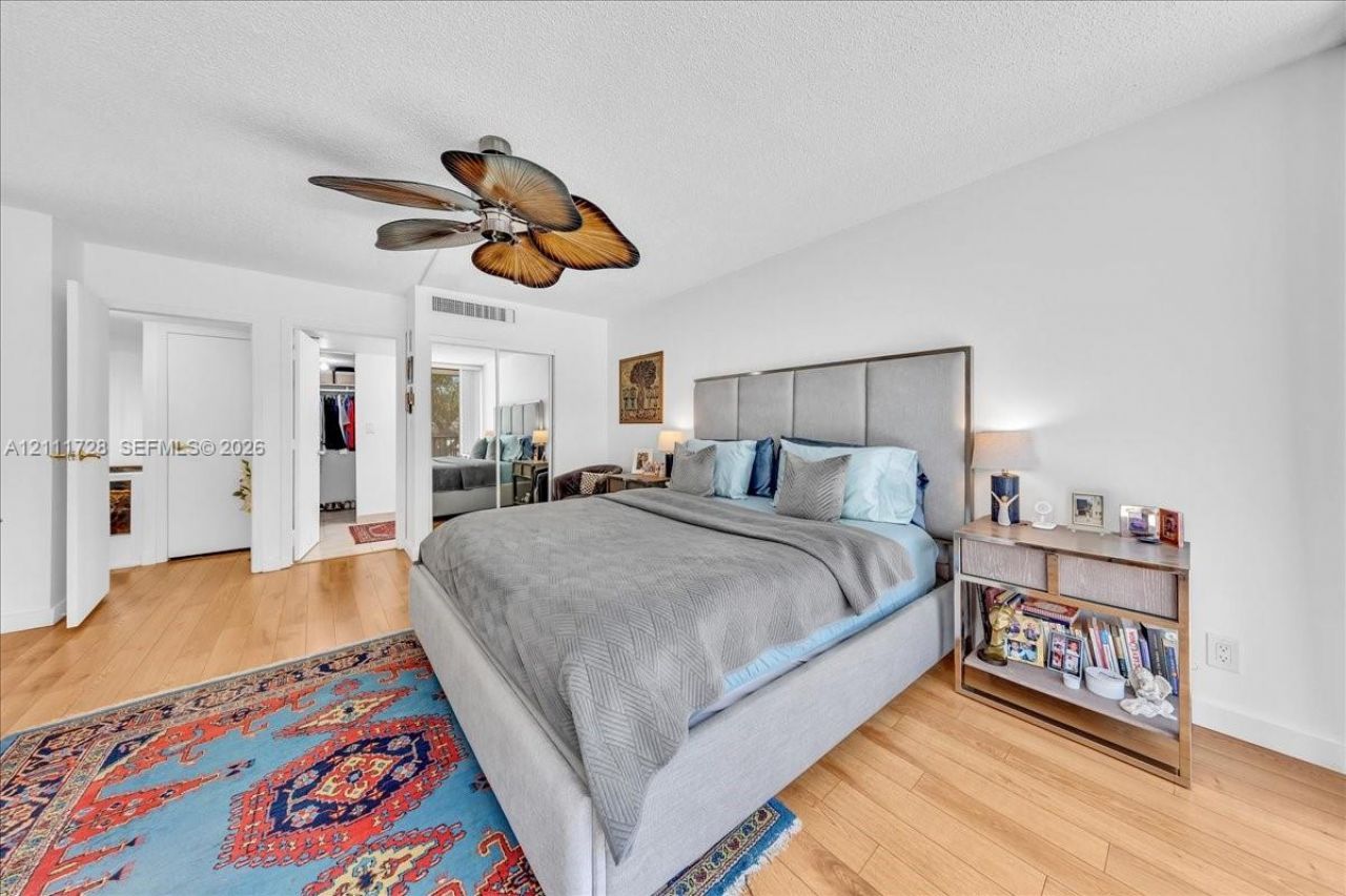 3401 N Country Club Dr , Unit 110, Aventura, FL 33180 Photo