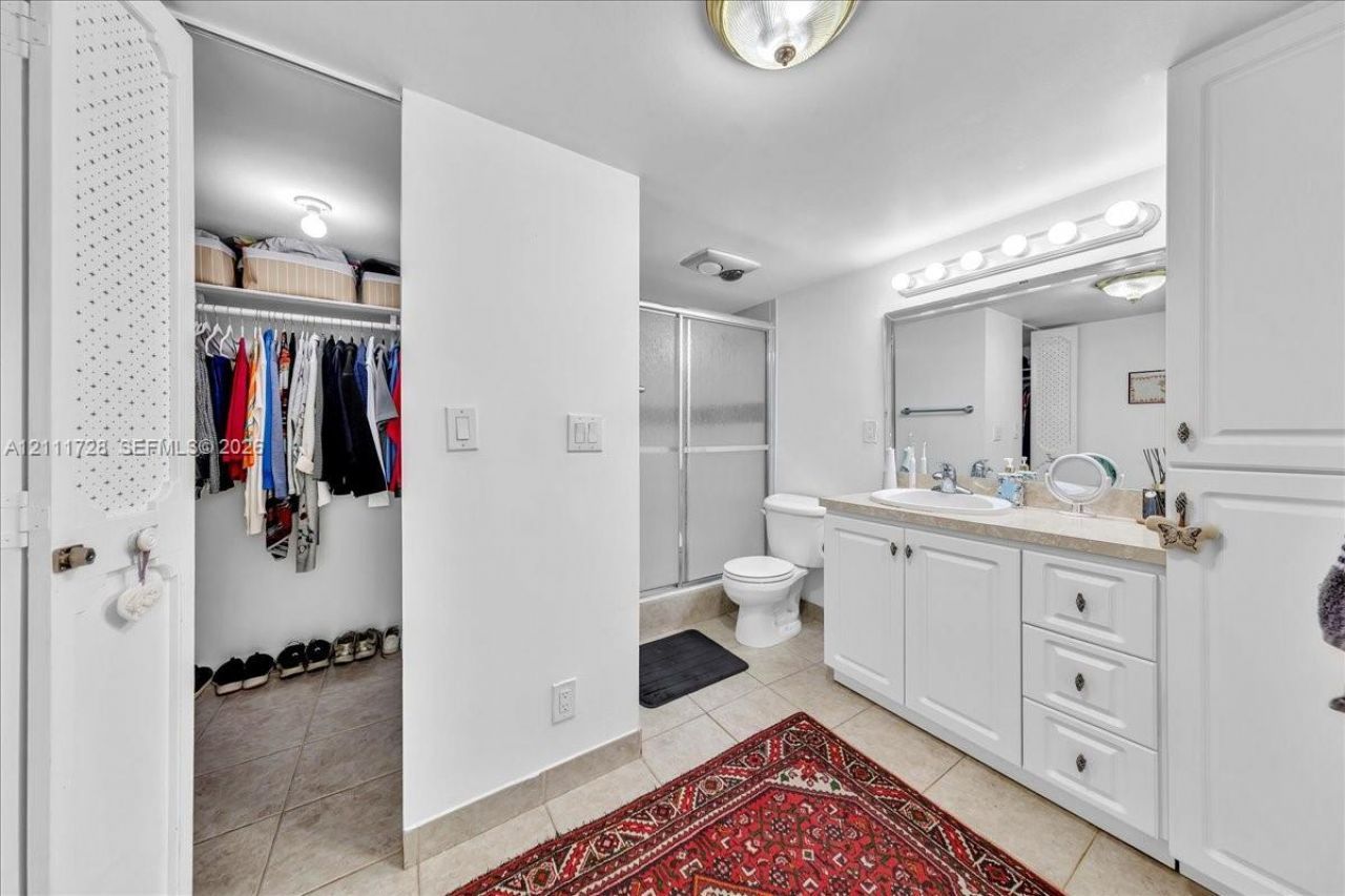 3401 N Country Club Dr , Unit 110, Aventura, FL 33180 Photo