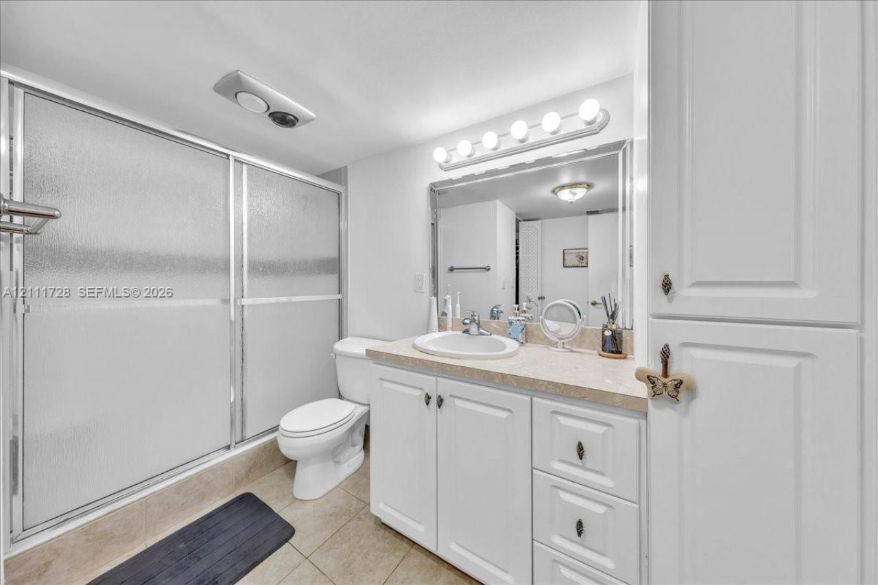 3401 N Country Club Dr , Unit 110, Aventura, FL 33180 Photo