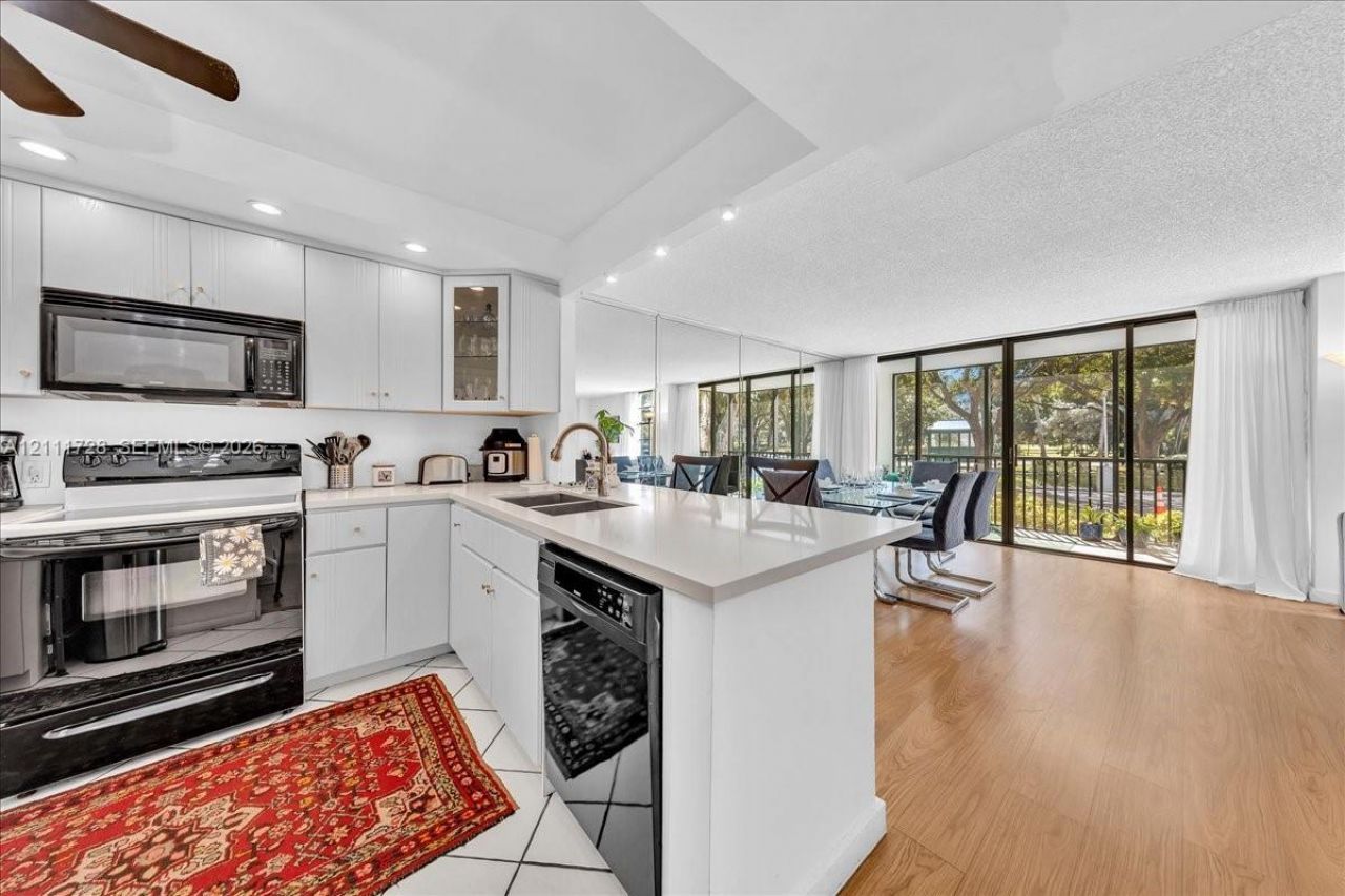3401 N Country Club Dr , Unit 110, Aventura, FL 33180 Photo