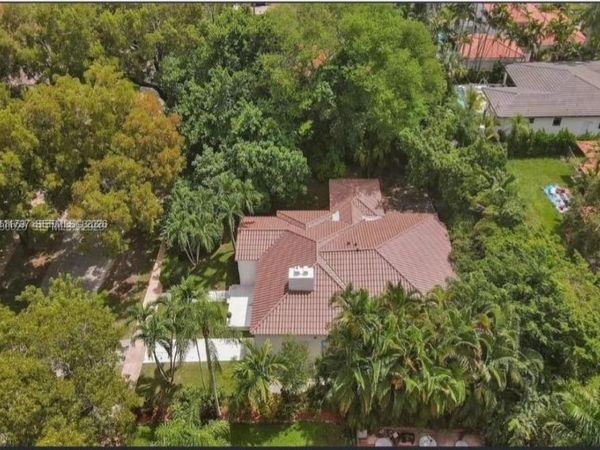 528 Sevilla Ave , Coral Gables, FL 33134