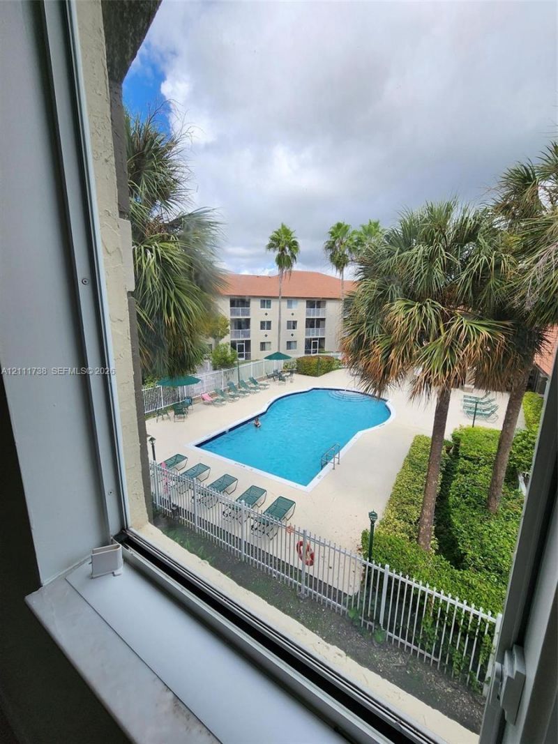 460 S Park Rd , Unit 308, Hollywood, FL 33021 Photo