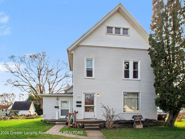 207 S Traver Street, St. Johns, MI 48879