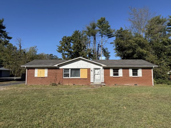 916 McArthur St , Manchester, TN 37355