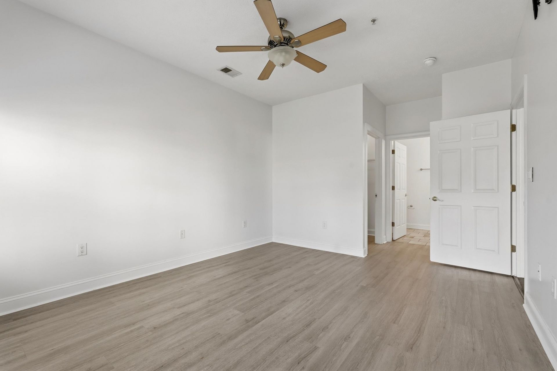 5090 Windsor Green Way  Photo 10