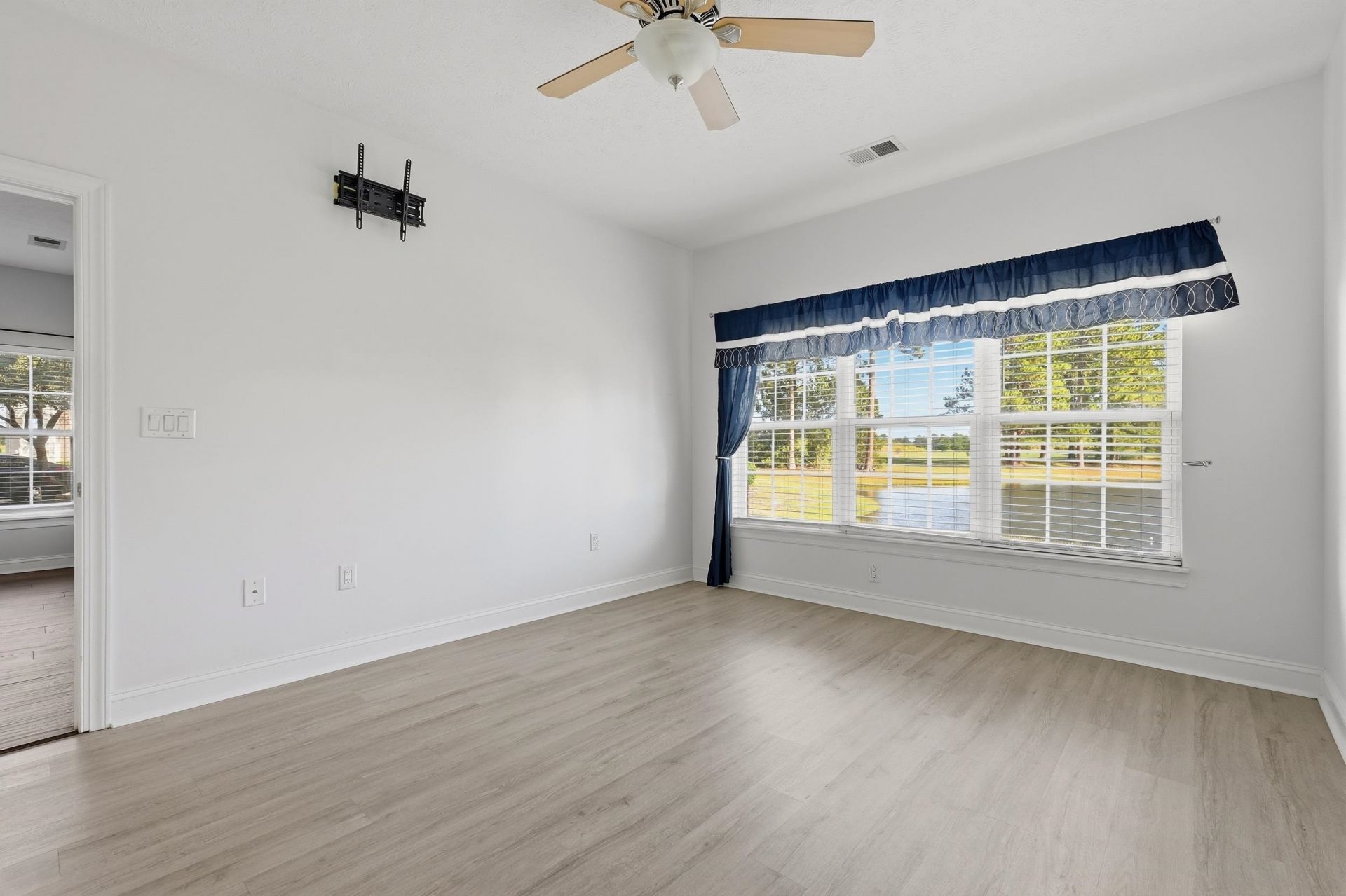 5090 Windsor Green Way  Photo 12