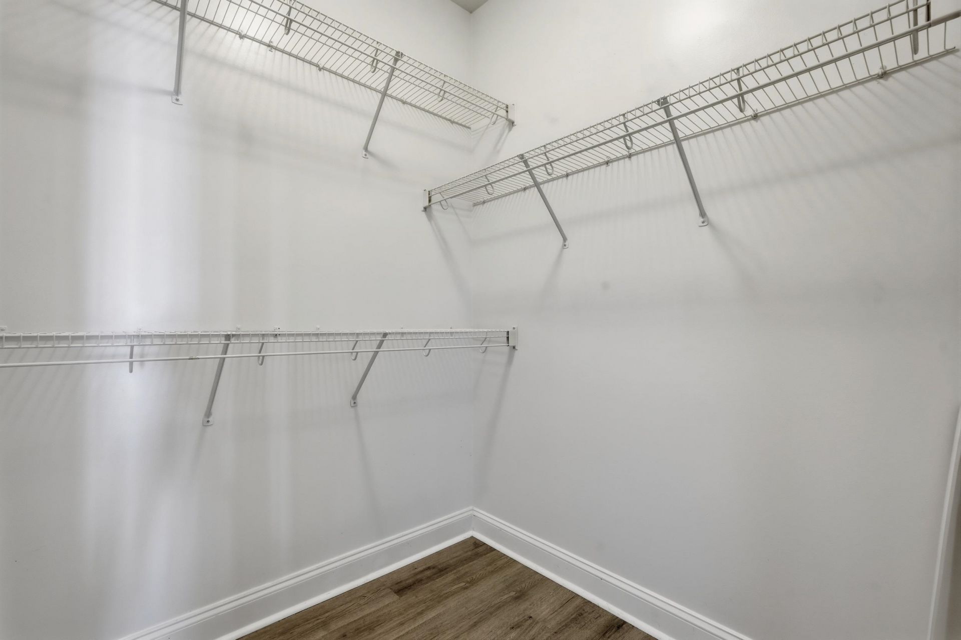 5090 Windsor Green Way  Photo 13