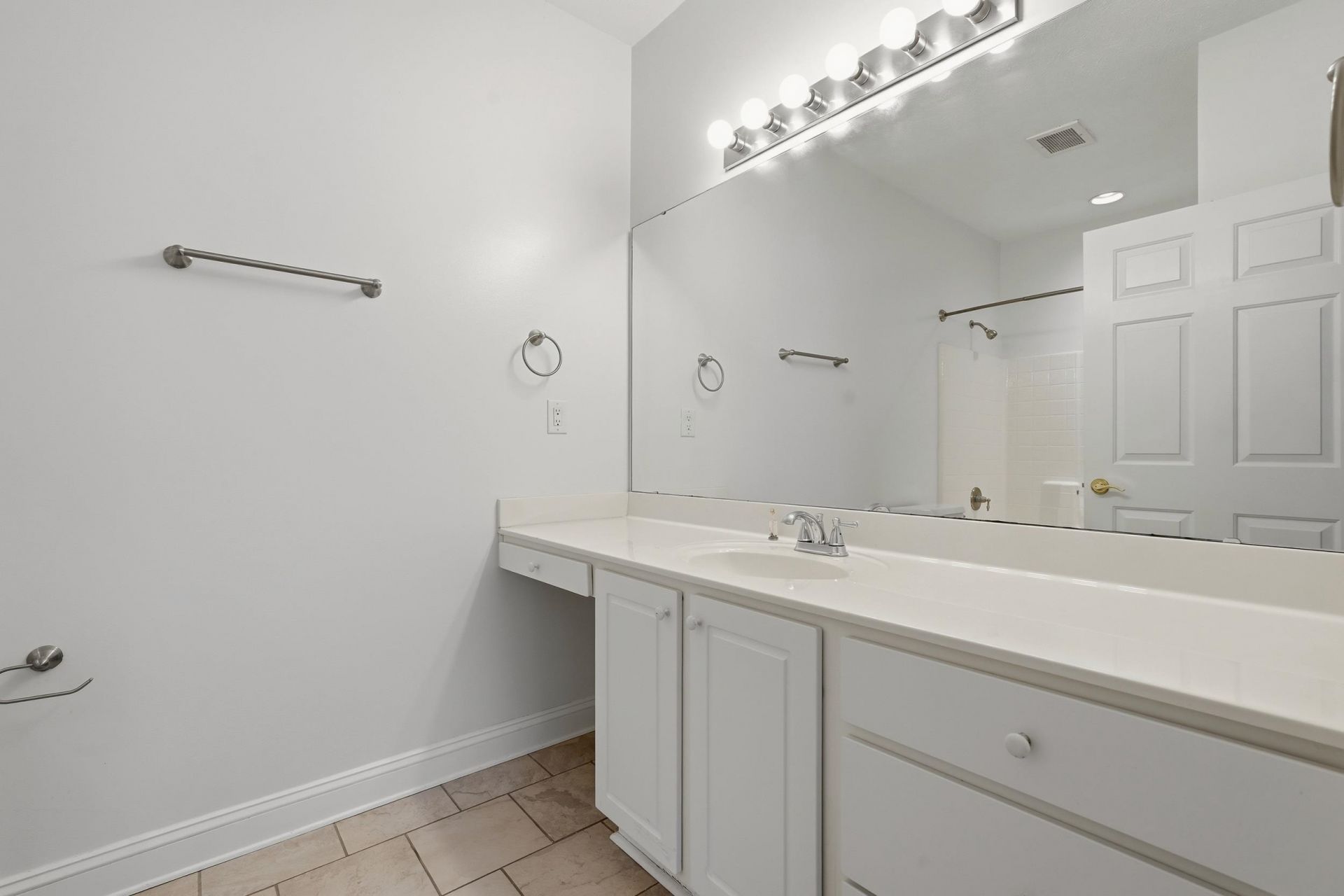 5090 Windsor Green Way  Photo 14