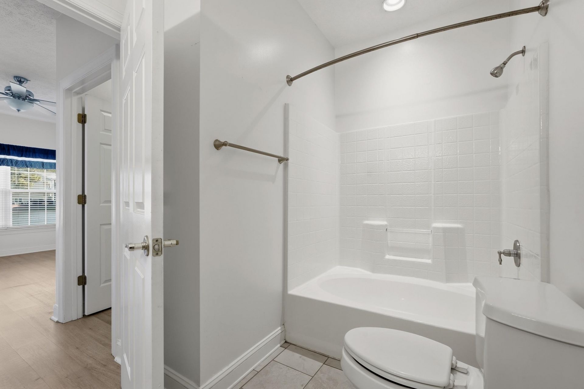 5090 Windsor Green Way  Photo 15