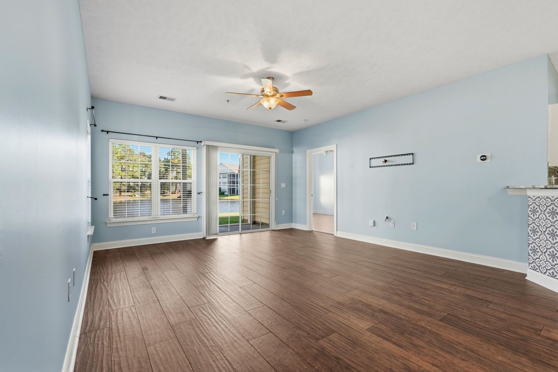 5090 Windsor Green Way  Photo 6