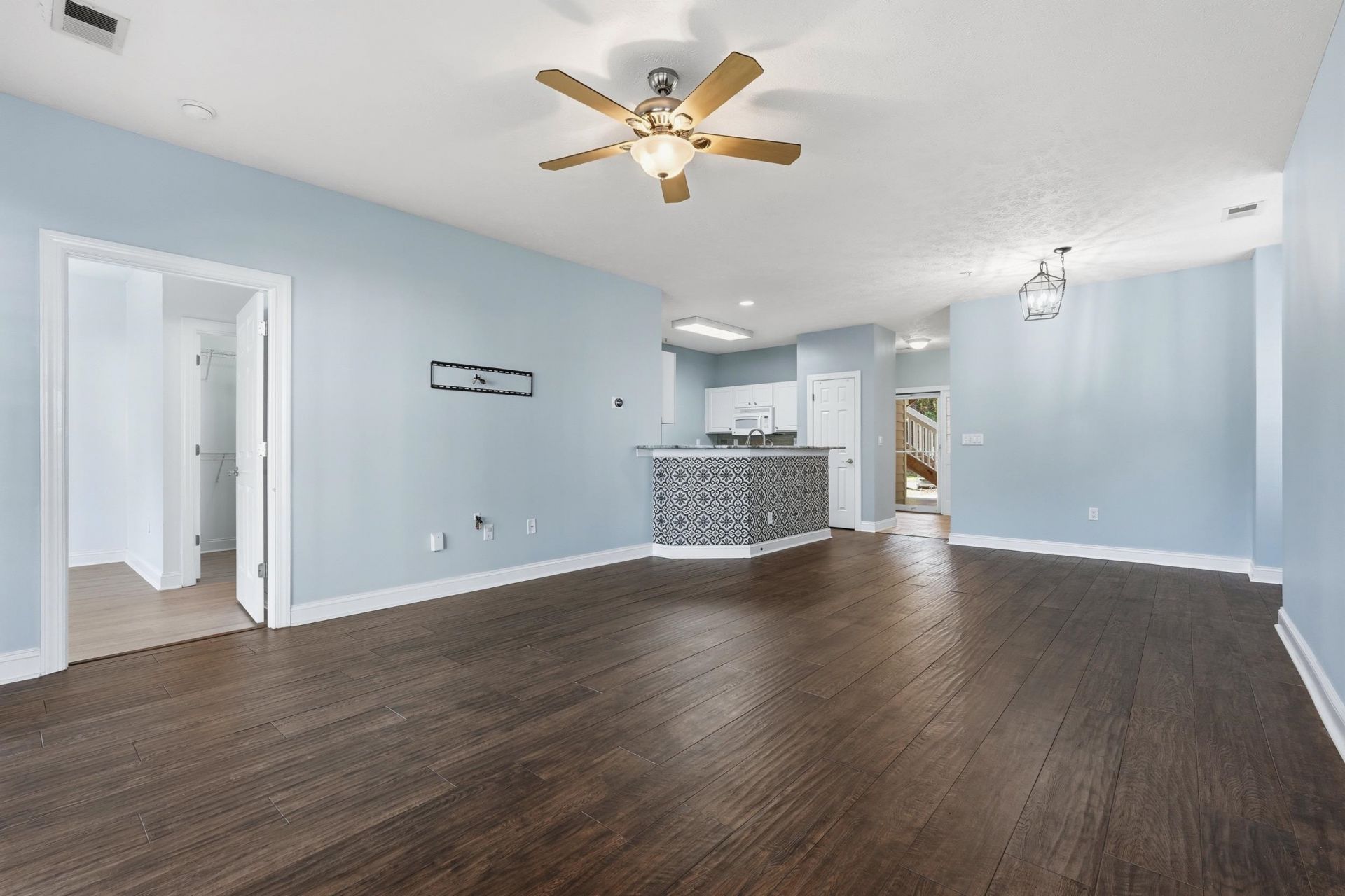 5090 Windsor Green Way  Photo 7