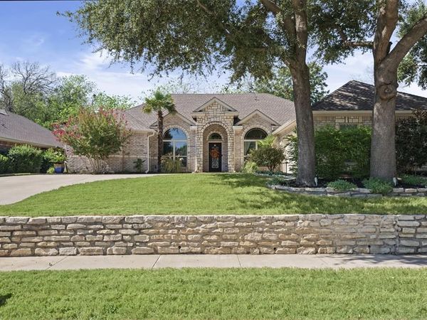 5589 Greenview Court, North Richland Hills, TX 76148