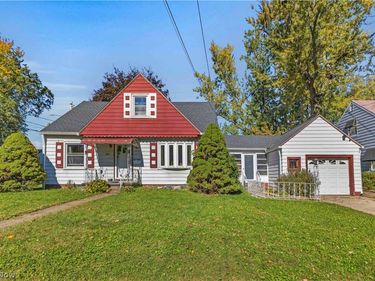 809 Curtis Avenue , Cuyahoga Falls, OH 44221