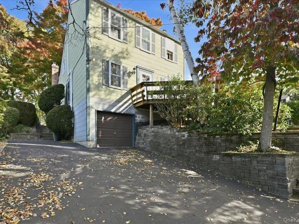 36 Cedarwood Drive , Huntington Station, NY 11746