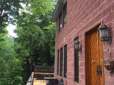 1806 Upper Burma Road , Skaneateles, NY 13152