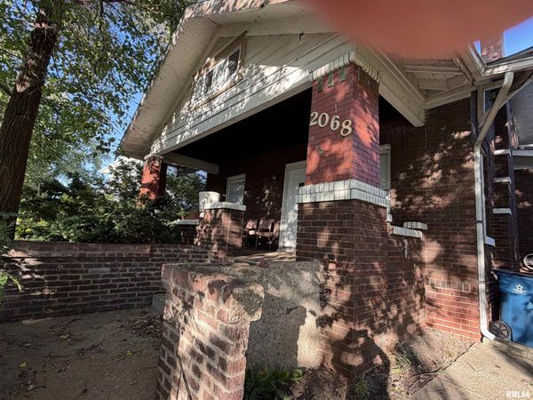 2068 S 5TH Street, Springfield, IL 62703