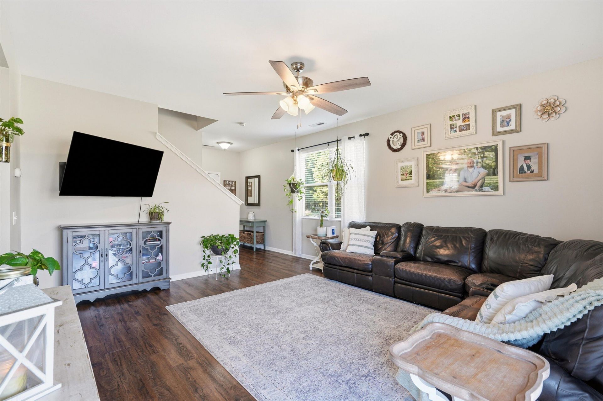 9617 Roseberry Street Photo 8