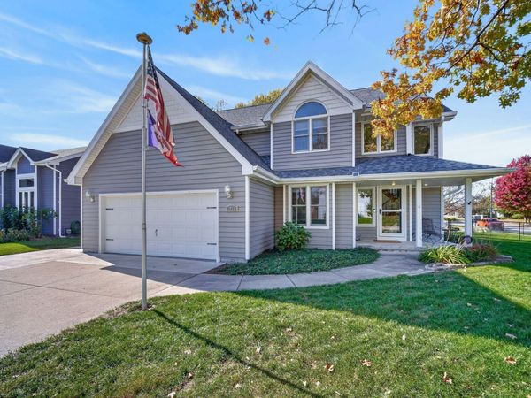 5632 Kensington Circle , Johnston, IA 50131