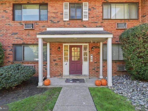 1 LAWRENCE ROAD, Unit J2B, BROOMALL, PA 19008