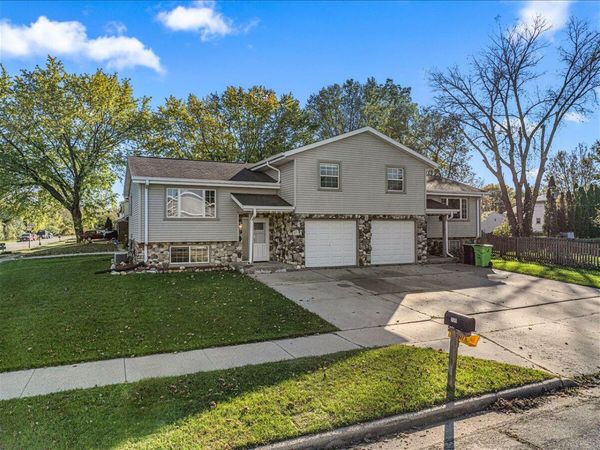 733 E Loos STREET, Unit 735, Hartford, WI 53027