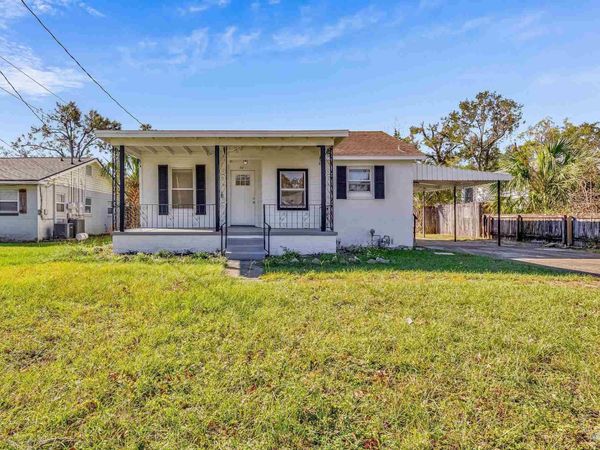 2071 W Chase St, Pensacola, FL 32502