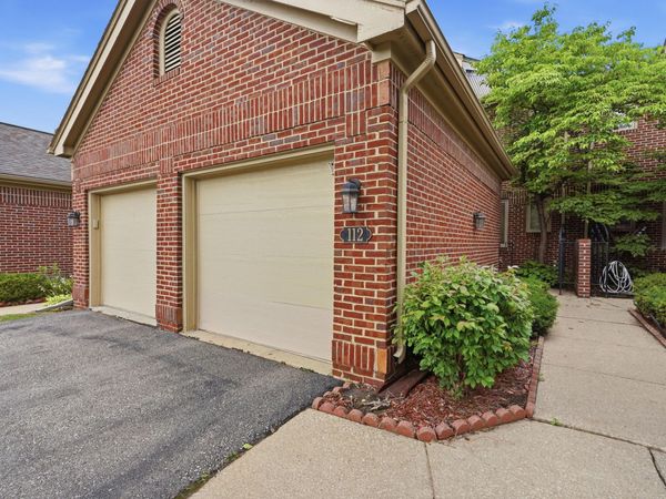112 Ponds View Drive, Ann Arbor, MI 48103