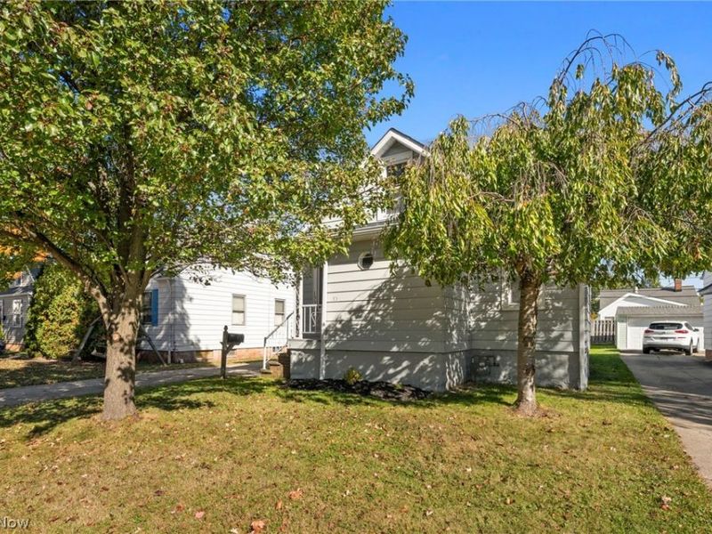 1531 Woodhurst Avenue , Mayfield Heights, OH 44124 Photo 3