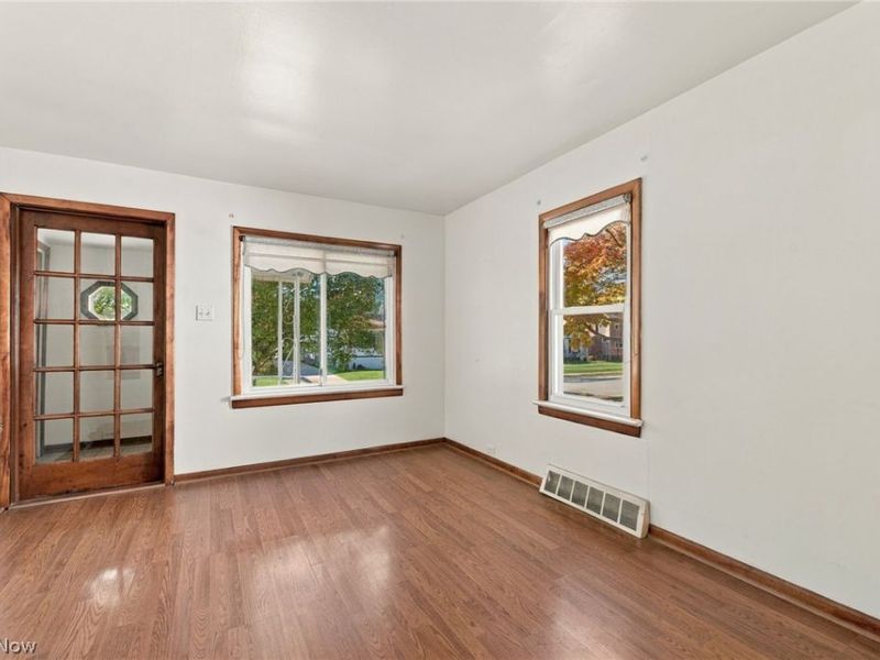 1531 Woodhurst Avenue , Mayfield Heights, OH 44124 Photo 5