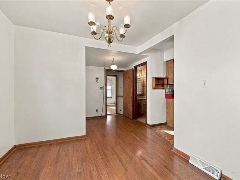 1531 Woodhurst Avenue , Mayfield Heights, OH 44124 Photo 9