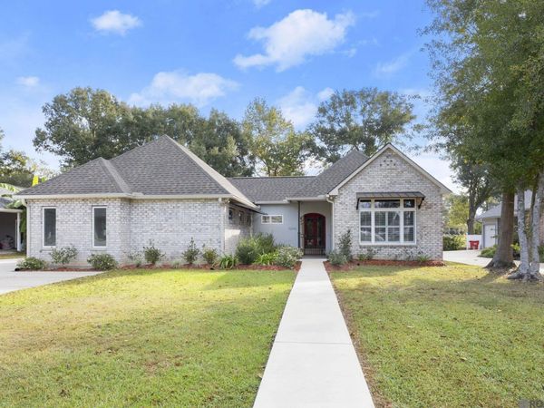 16546 Jefferson Oaks Dr, Prairieville, LA 70769