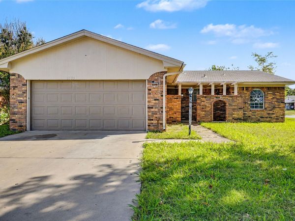 2553 S 110th East East Avenue , Tulsa, OK 74129