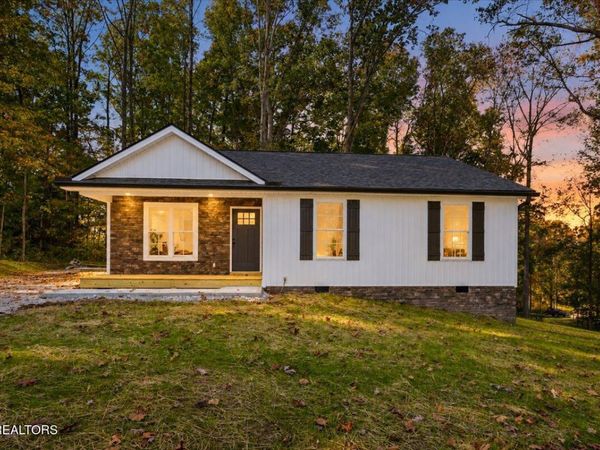 377 Summit Drive, Speedwell, TN 37870